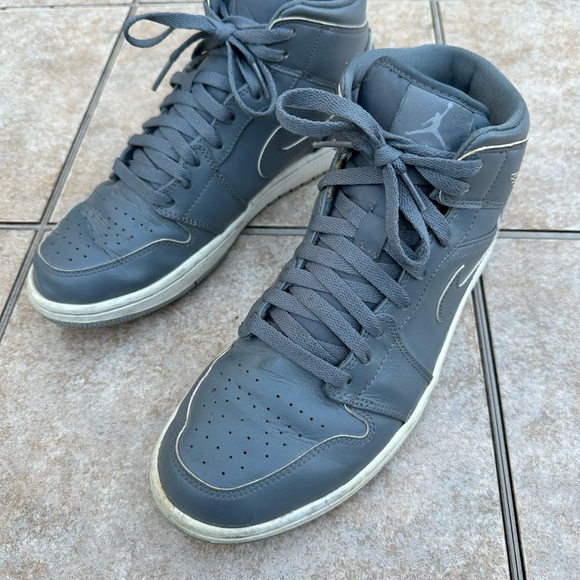 Jordan 1 Retro Mid Cool Grey (2015) - Size 9.5 ( 554724-031 ) main image 13